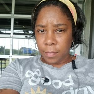 Meet your Posher, Khadija